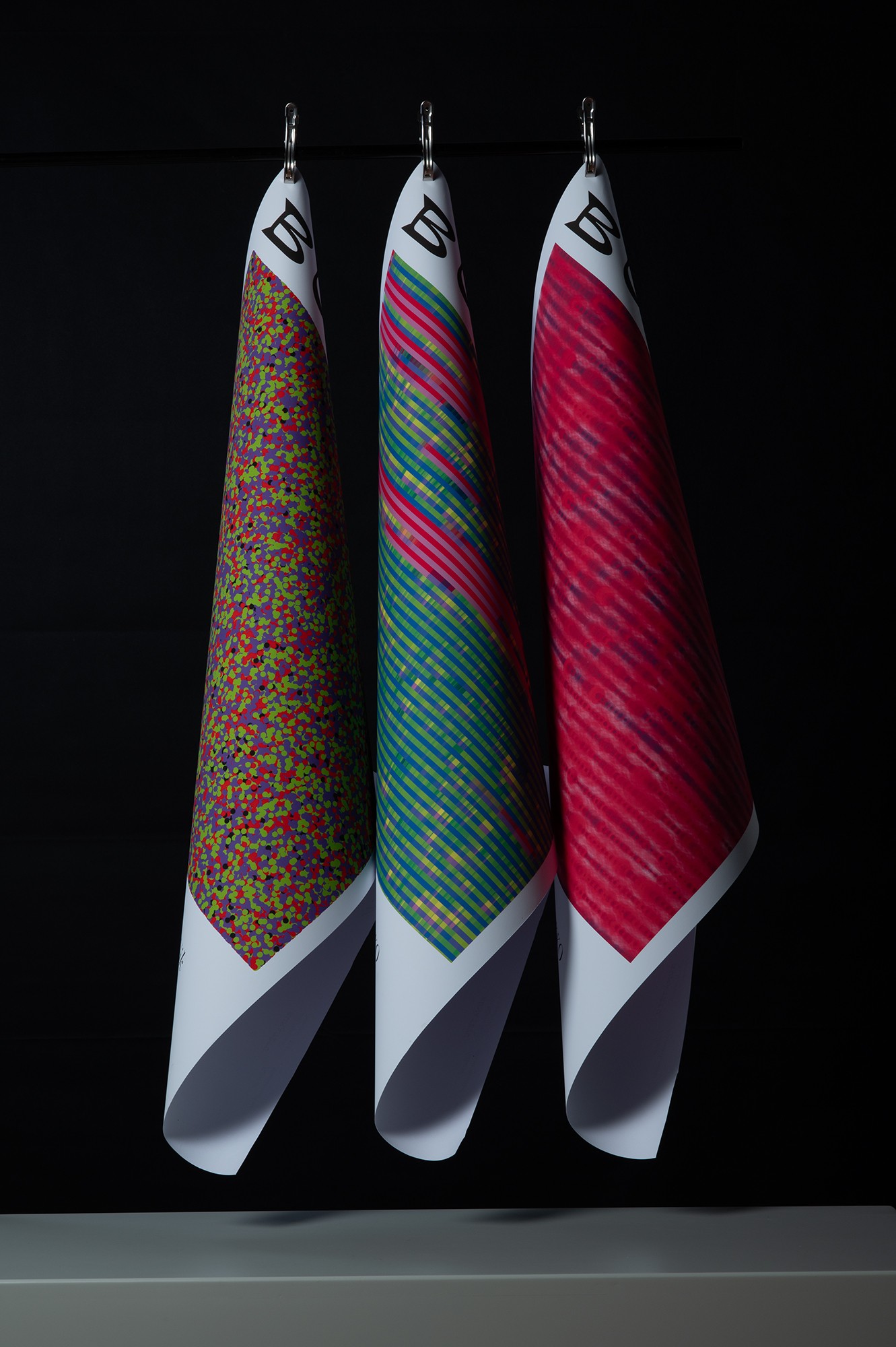 2xa_buna_tetu_posters_hanging